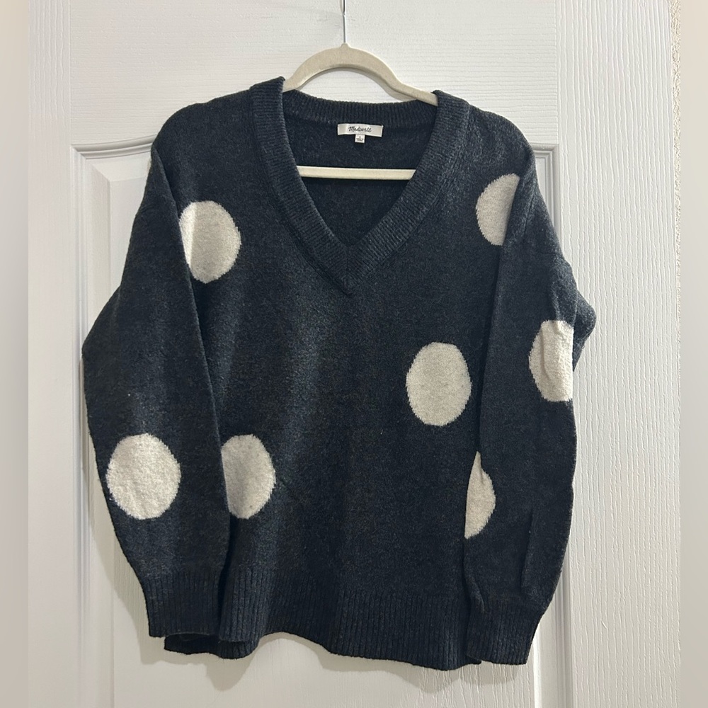 Madewell Grey and Cream Polka Dot V-Neck Sweater